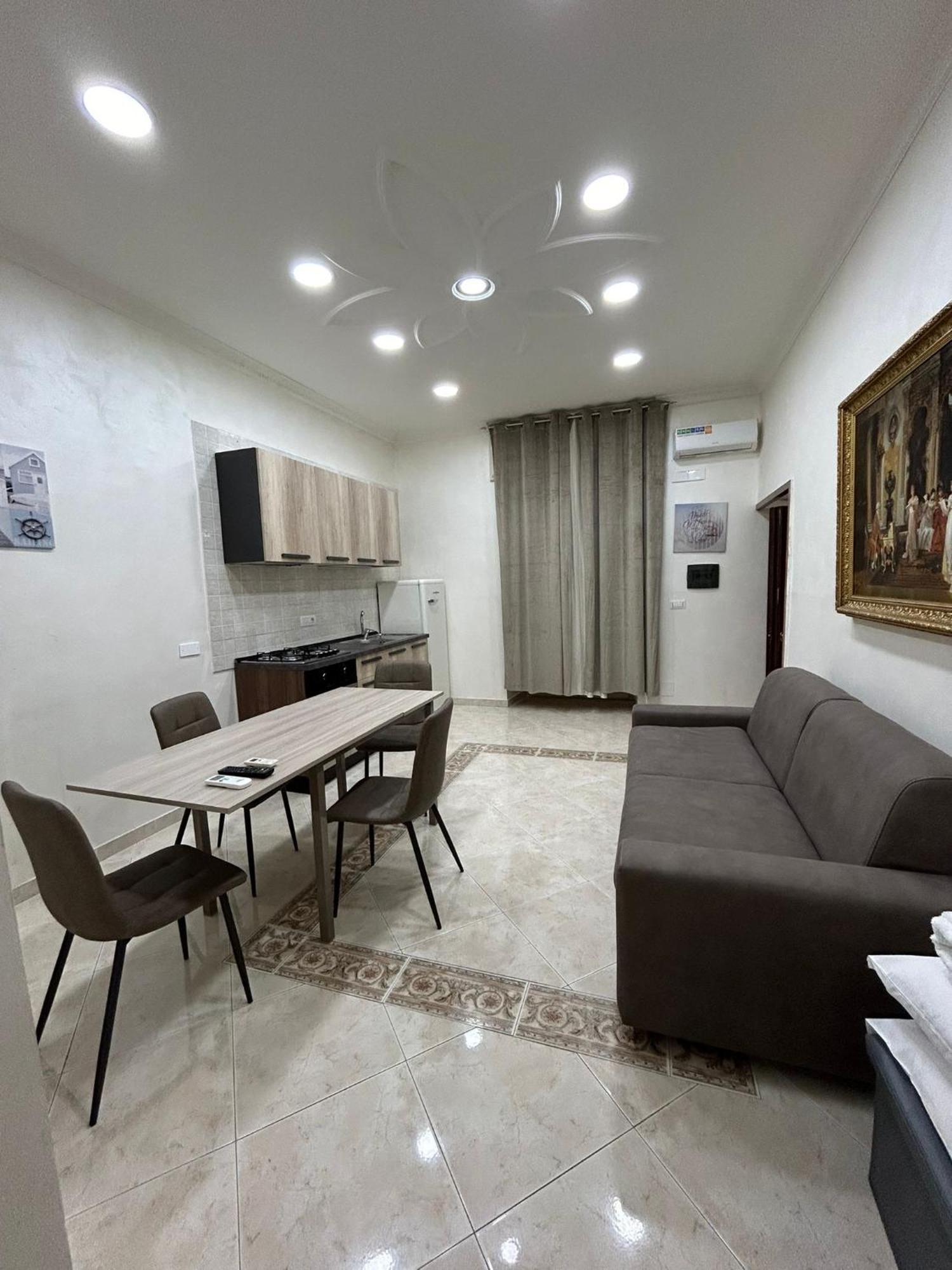 Dora House Valentino Neapel